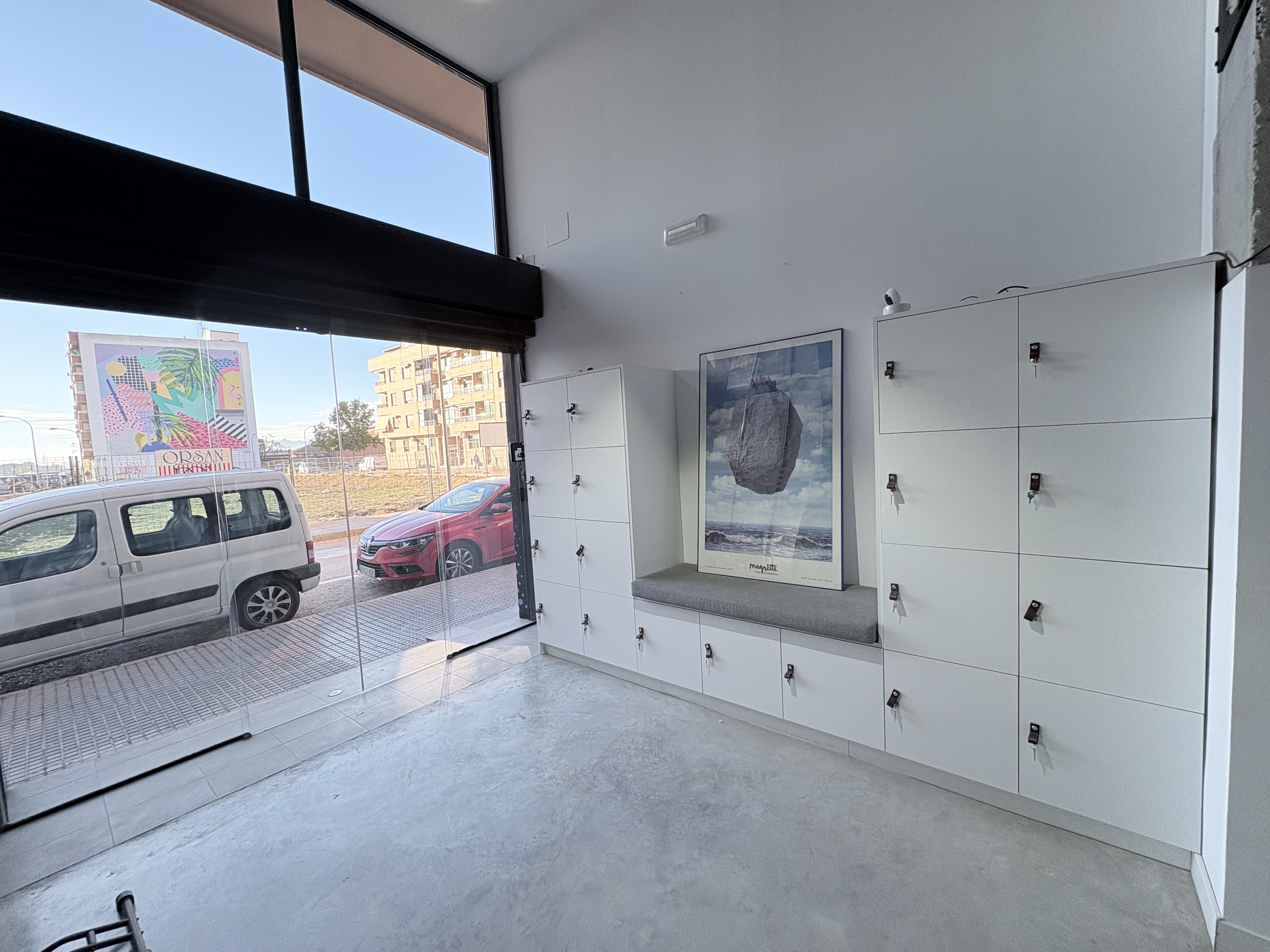 Entrada con taquillas